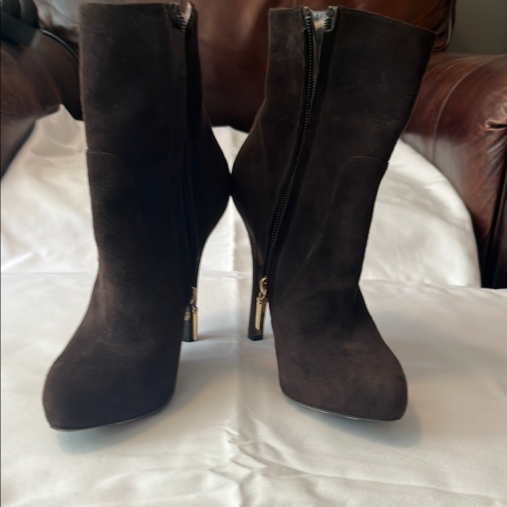 Dolce & Gabbana Brown Heeled Boots with Classic Silhouette